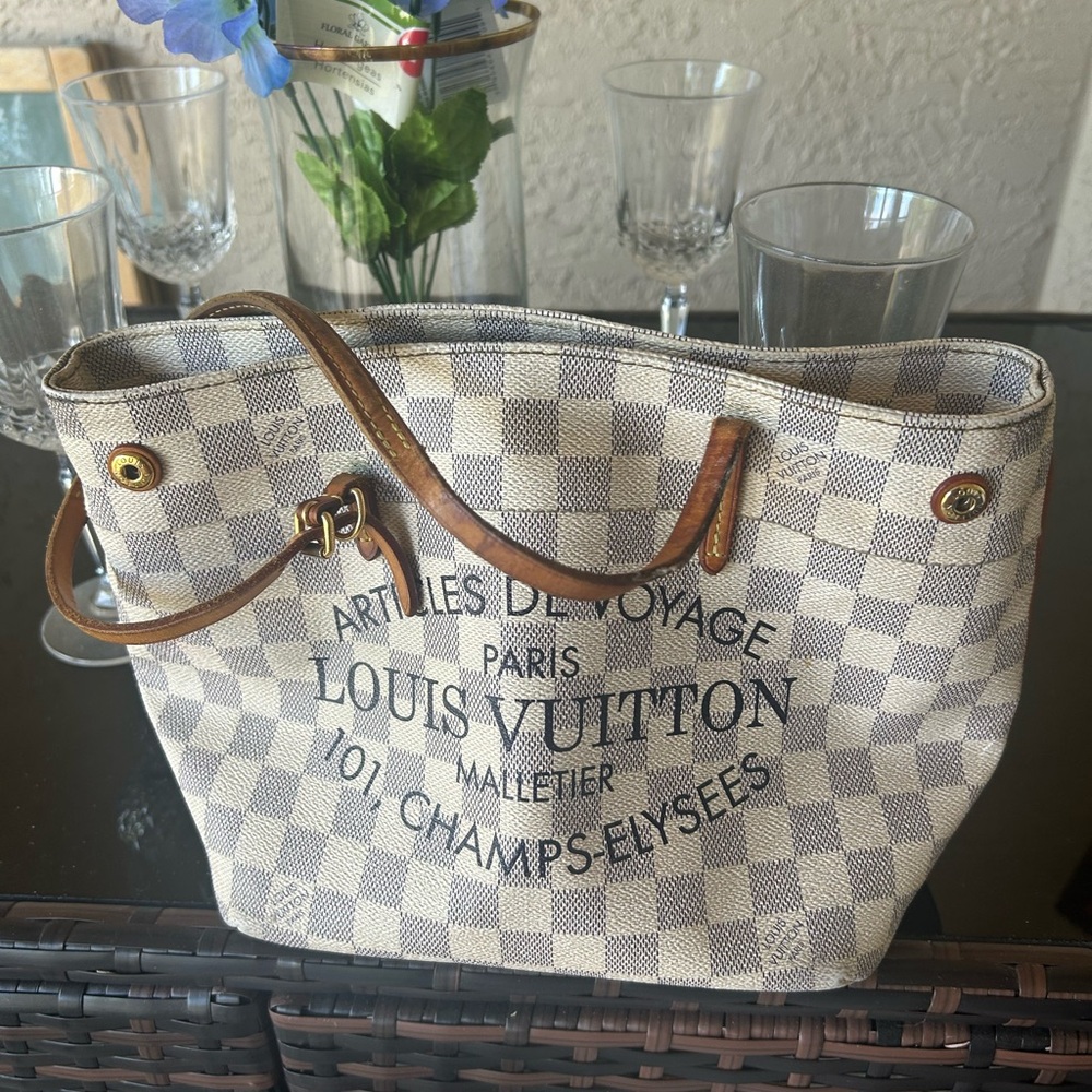 Louis Vuitton Brown and Cream Tote Bag with Iconic Design